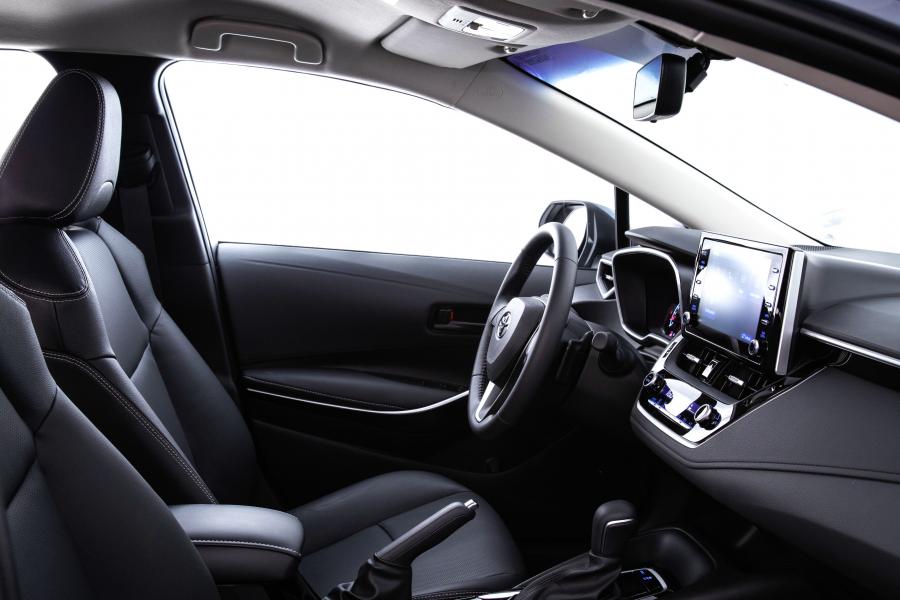 Интерьер Toyota Corolla XEi Sedan 2019 года  (LA) (фото 16 из 33)